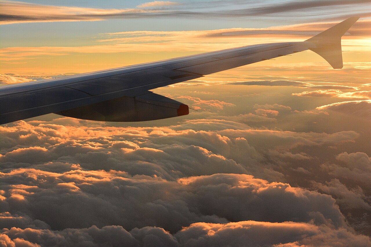 Vakantie met baby vliegen: tips voor 2026